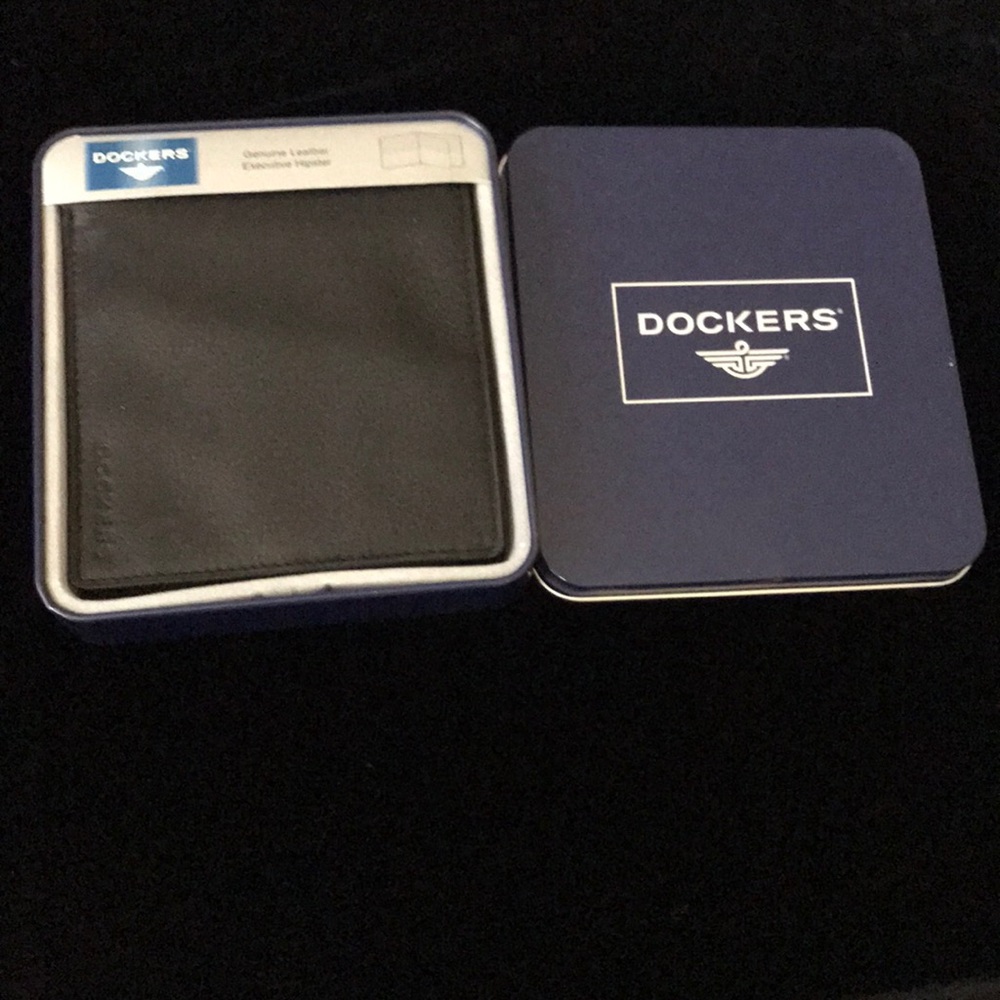 Docker Leather Wallet